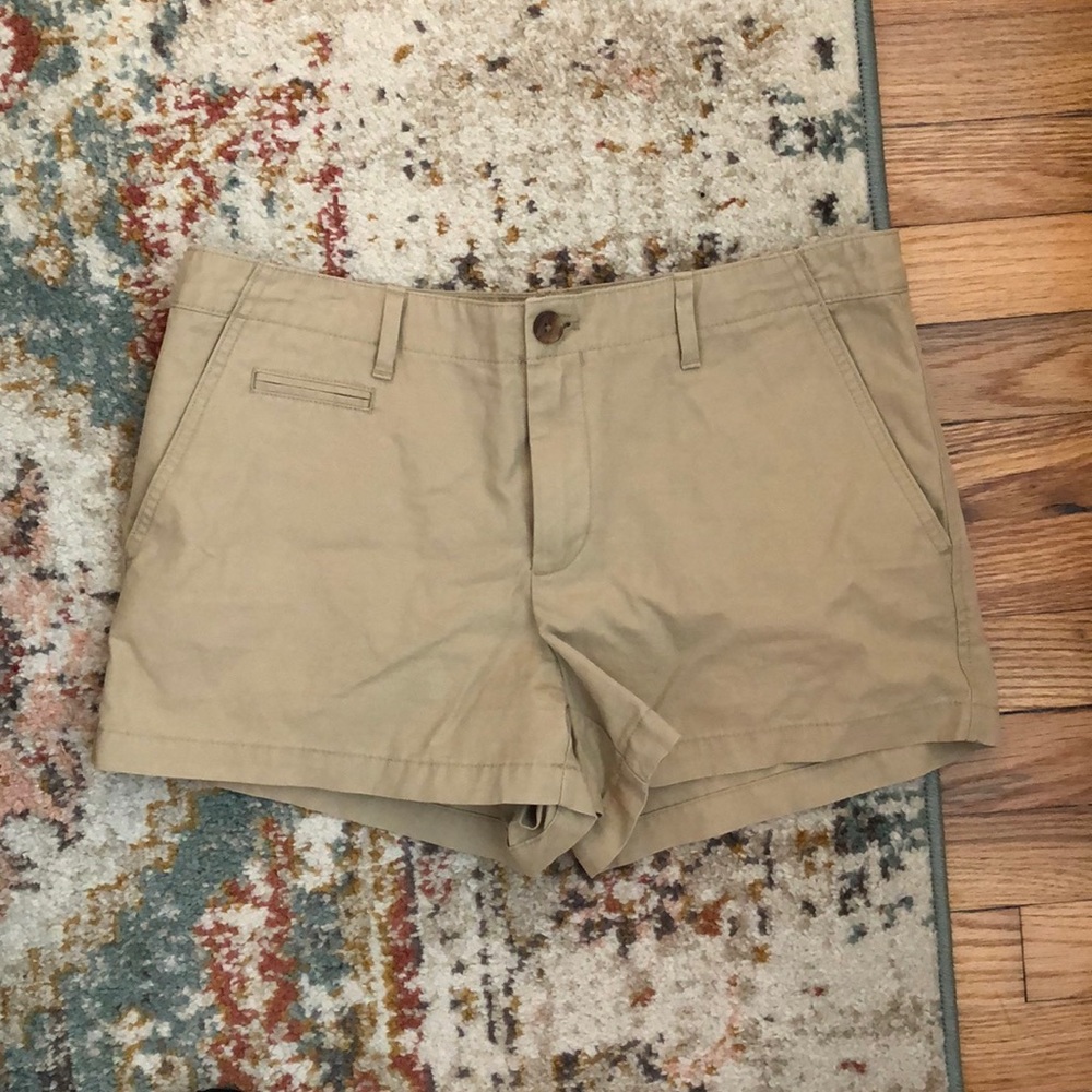Gap khaki shorts
